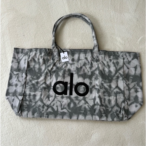 ALO Yoga Gray Tie-Dye Women's Tote Bag - Picture 3 of 4